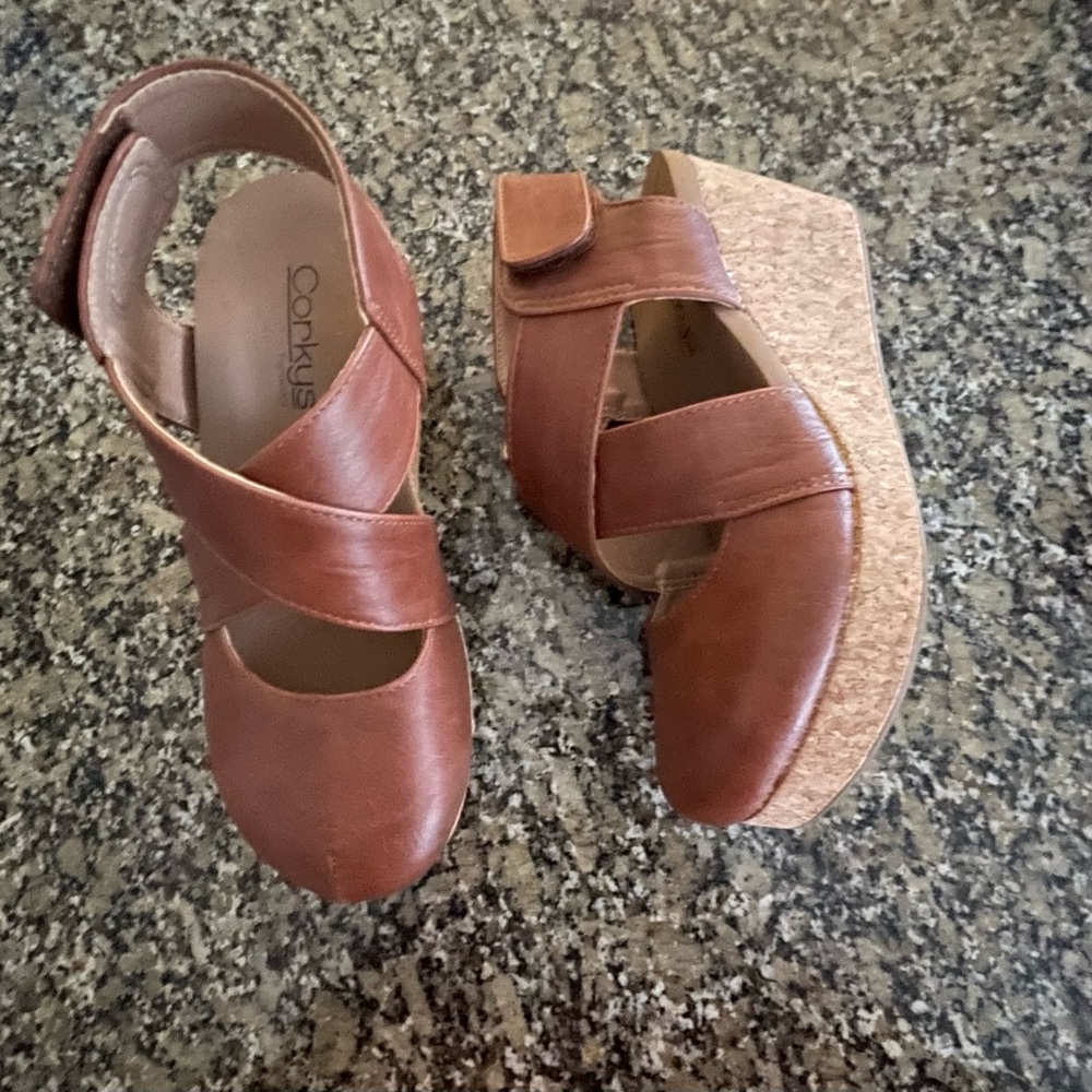Corkys women’s closed toe wedge sandals size 7 Style name: Case Closed